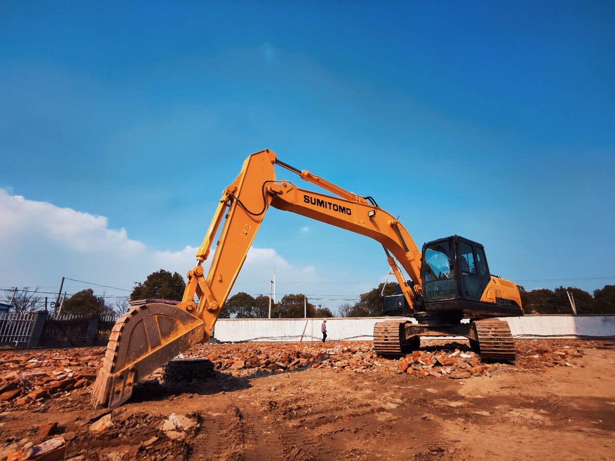 工程建设中的工程车——现代化施工的坚实支柱